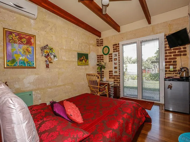 Kellers Bed And Breakfast Perth Bed & Breakfast