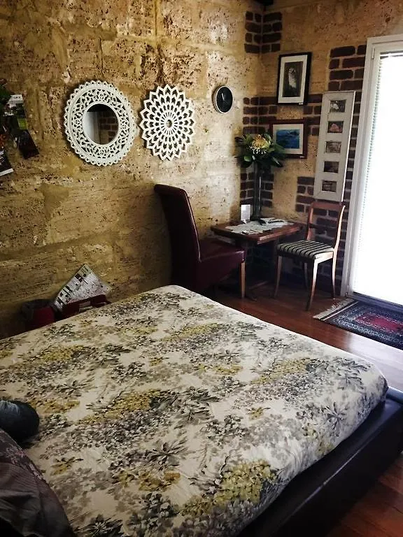 Kellers Bed And Breakfast Perth Bed & Breakfast